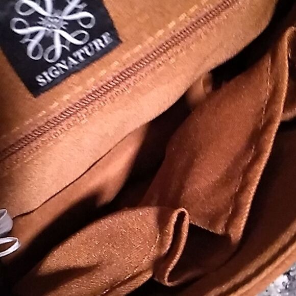 SIGNATURE Brown Tassel Crossbody Bag. NWOT - Picture 11 of 13